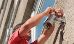 התקנת מצלמות אבטחה חיצוניות